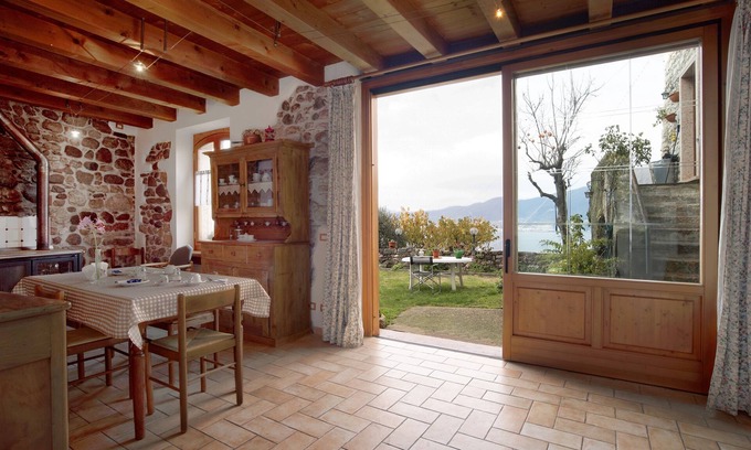 Albisano Apartamento | Apartamento "Casa Silvia ll" con vistas al lago, Wi-Fi y jardín