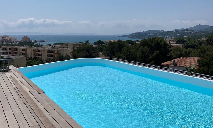 La Faviere Apartamento | APART T3 Air-conditioned - sea view - swimming pool