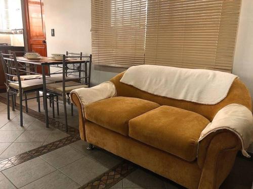 Barrios Unidos Apartamento | ApartaEstudio cerca de todo!