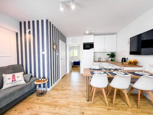 Poddabie Apartamento | APARTAMENT 14B BLUE MARINE Poddąbie Basen Odkryty Brodziki Plac Zabaw