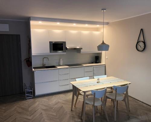 Pogorzelica Apartamento | Apartament Bryza z ogródkiem