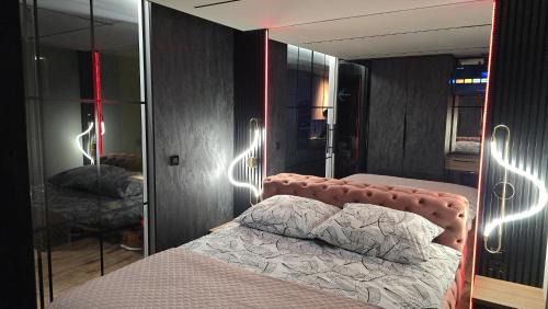 Kielce Apartamento | Apartament Dark Prestige NEW ! - dostęp 24h, PROJEKTOR , garaż podziemny , klimatyzacja , duży taras