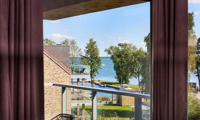 Wilkasy Apartamento | Apartament E18 w Nautica Resort nad jeziorem w Giżycku