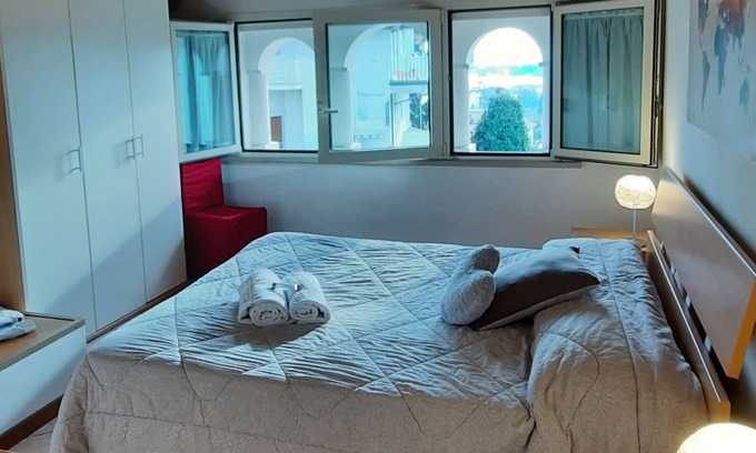 Desenzano del Garda Apartamento | APARTAMENTO ESMERA CERCA DE LA CIUDAD DE DESENZANO