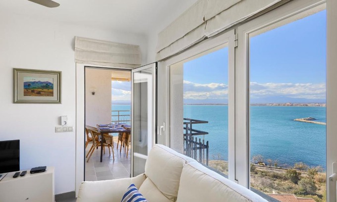 Almadraba-Canyelles Apartamento | Apartament Platja Palangrers