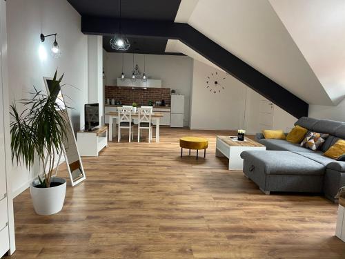 Bochnia Apartamento | Apartament Rynek 13 z parkingiem - Centrum Bochni