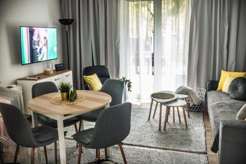 Pobierowo Apartamento | Apartament ,szeregowy domek z tarasem i dwoma sypialniami , 800 metrów od plaży