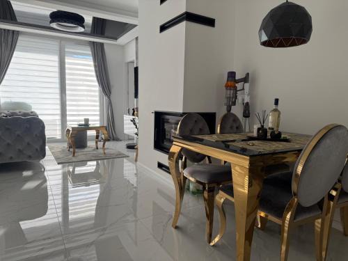 Sztutowo Apartamento | Apartament z basenem i kominkiem ,baltic sun”