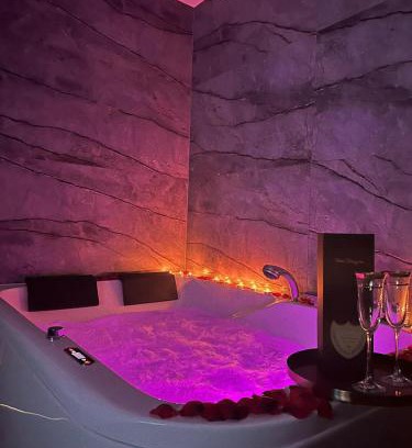 Radom Apartamento | Apartament z Jacuzzi Klimatyzacja Prywatny Parking