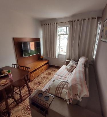 Taio Apartamento | Apartamento a 150 metros da Praia dos Anjos