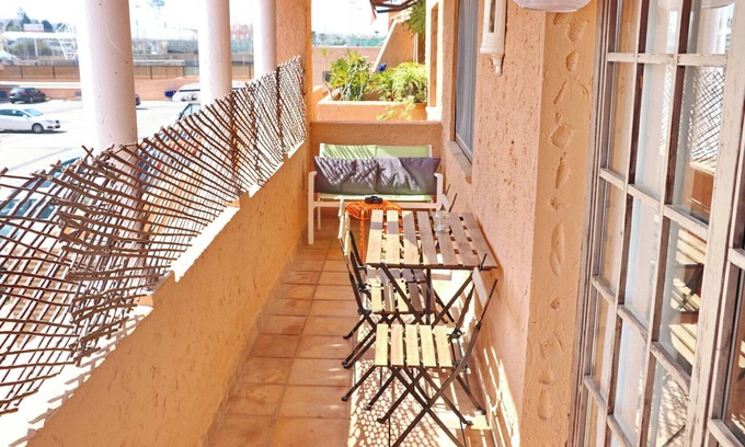 Centro Comercial Bahía Sur Apartamento | Apartamento Bahia Sur al sol