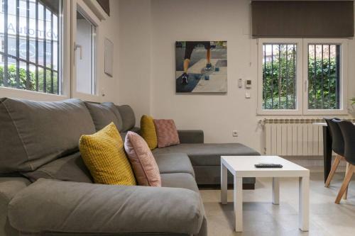 Legazpi Apartamento | Apartamento Bronce by Clabao