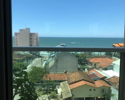 Barra Velha Apartamento | Apartamento com vista para o mar distante 150 m da praia