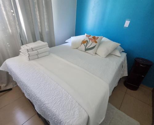 Sao Sebastiao Apartamento | Apartamento completo com Wi-Fi, garagem em condomínio - Ideal para estadias tranquilas