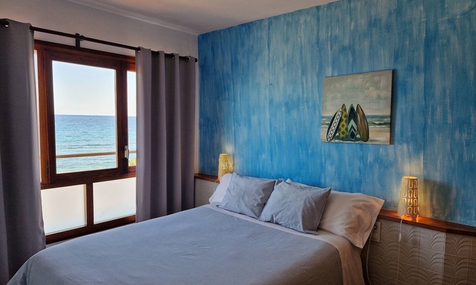Torredembarra Apartamento | Apartamento con vistas al mar y balcón