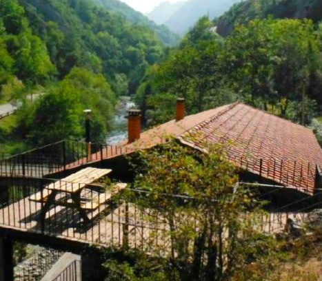 Ponga Apartamento | Apartamento con jacuzzi a orillas del Río Sella