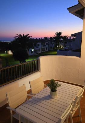 Sant Jaume Mediterrani Apartamento | Apartamento con terraza y vistas al mar en Son Bou