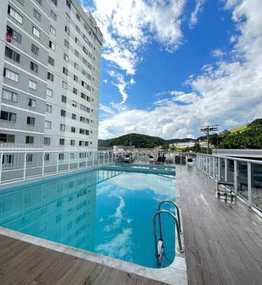 Santa Terezinha Apartamento | Apartamento de 2 Quartos com Piscina e Academia e Garagem Brinquedoteca