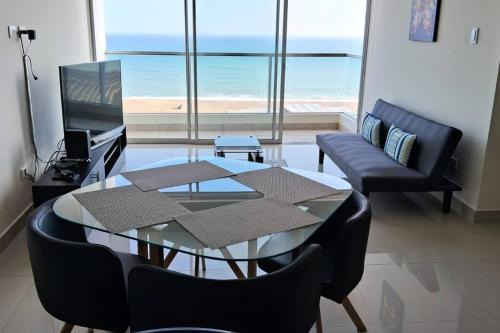 San Miguel Apartamento | apartamento de estreno con balcón frente al mar.