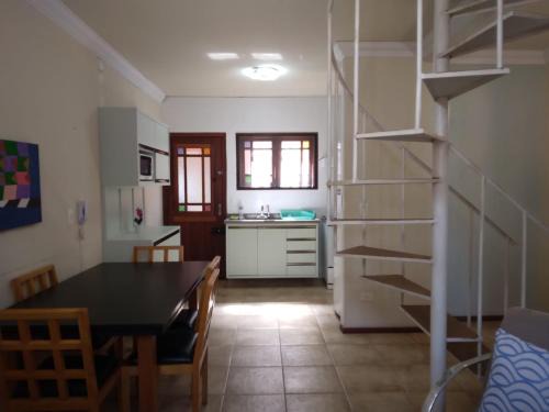 Balneario Mogiano Apartamento | Apartamento Duplex a 100 metros da Praia de Boracéia
