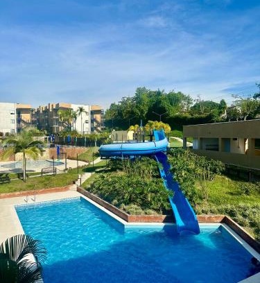 La Tebaida Apartamento | Apartamento en el Eje Cafetero-Aire acondicionado, piscinas, BBQ