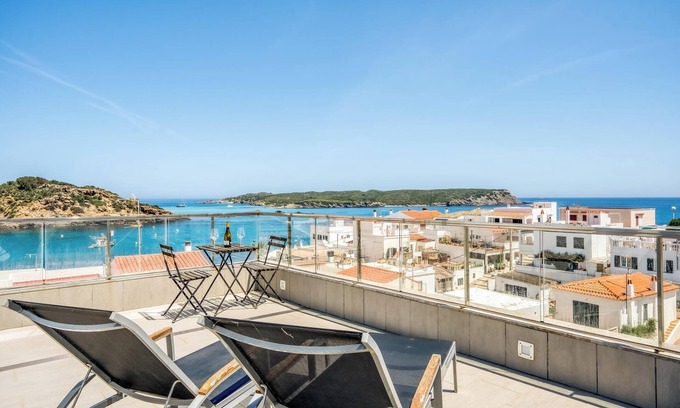Es Grau Apartamento | "Apartamento en Es Grau con vistas" al mar, aire acondicionado, Wi-Fi, terraza y balcón