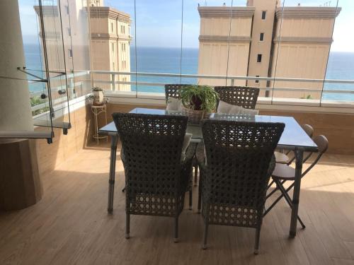 Los Arenales del Sol Apartamento | Apartamento en primera línea de playa
