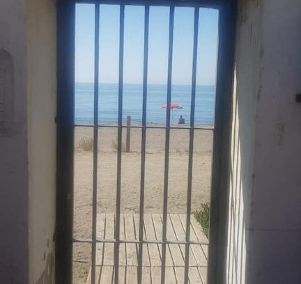 Torre de Benagalbon Apartamento | Apartamento con acceso directo a la playa