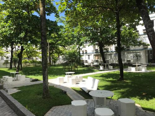 Jardim Vitoria Apartamento | Apartamento Guarujá Enseada Caravela - próximo da praia - com ar condicionado e vaga para carro