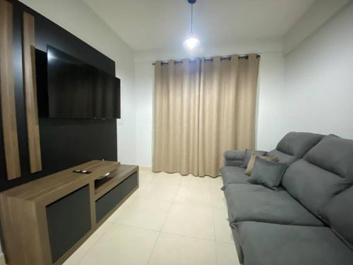 Jardim La Salle Apartamento | Apartamento Inteiro - 2 Quartos com AC - Wifi 300mb - Cozinha Completa - 1 Vaga de Garagem - TV Smart 50 - Sacada - Indicado para Grupos, Hospedes a Trabalho, Família e Pets