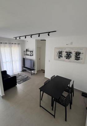 Cotia Apartamento | Apartamento inteiro com vaga, varanda e piscina