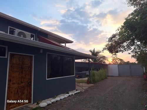 Parrita Apartamento | Apartamento Lantanas