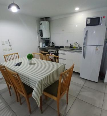 Luis Guillon Apartamento | Apartamento LH Cómodo y moderno Cerca del aeropuerto Ezeiza ex fader