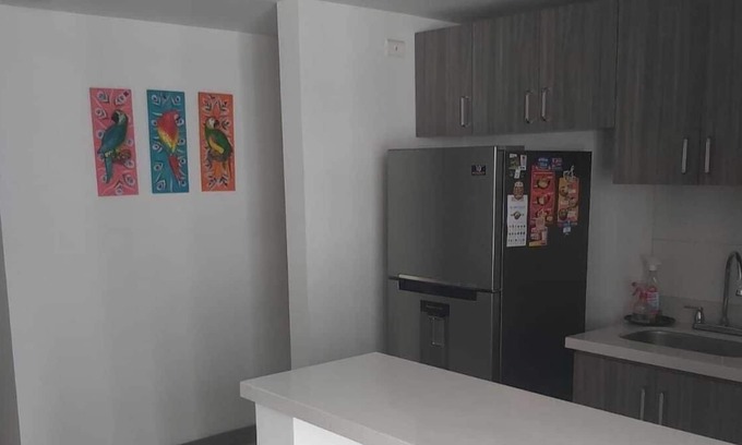 Itagui Condominio | Apartamento Lisboa. Familiar, acogedor serca de supermercados y restaurantes