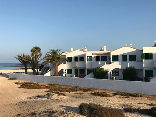 Los Lagos Apartamento | Apartamento Los Lagos Renovated New Kitchen & More