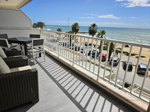 Cavacos Apartamento | Apartamento moderno na praia com varanda grande