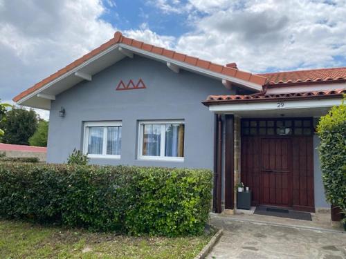 Erandio Apartamento | APARTAMENTO NIK en casa chalet con parking y jardin