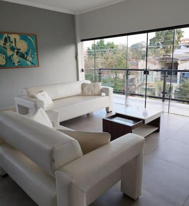 Aguas de Sao Pedro Apartamento | Apartamento no centro da cidade - Próximo ao Thermas Water Park - 3 suítes