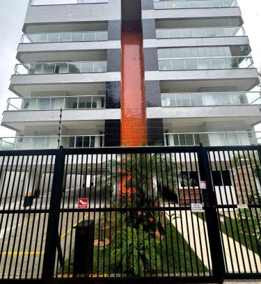 Toninhas Apartamento | Apartamento novo a 350 m da praia das Toninhas em Ubatuba - 2 dormitórios sendo 1 suite, piscina, varanda gourmet com churrasqueira, ar condicionado, cozinha completa, garagem privativa