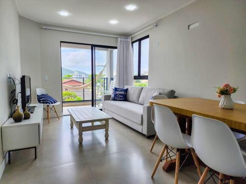 Canto Grande Apartamento | Apartamento novo com 3 quartos e 3 banheiros.
