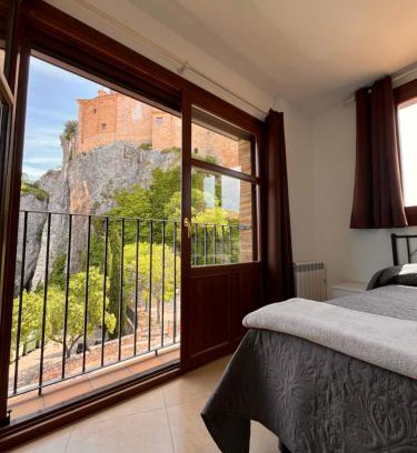 Alquezar Apartamento | Apartamento Pasarelas Ventanal