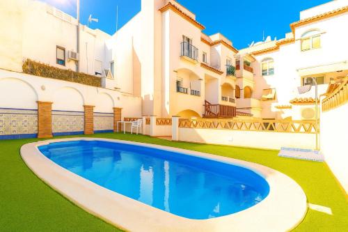 Centro de Nerja Apartamento | Apartamento Pescia con piscina en centro de Nerja