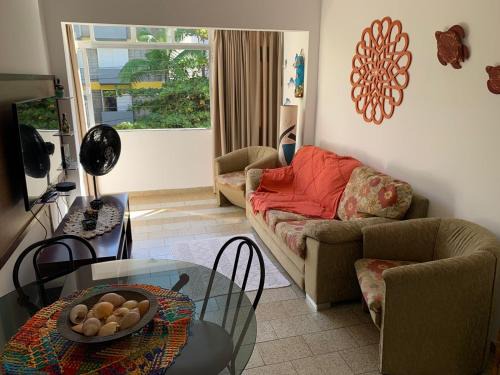 Asturias Apartamento | Apartamento Praia das Astúrias, 2 minutos de caminhada para praia, piscina, garagem demarcada, cama Queen