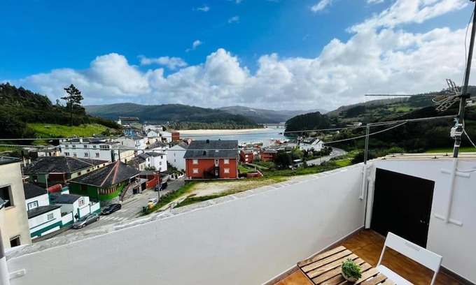 Porto do Barqueiro Apartamento | Apartamentos Ría do Barqueiro - Gran apartamento completo con terraza en O Barqueiro