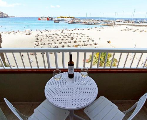 Los Cristianos Apartamento | Apartamentos Reverón Playa 303 - Views of the Bay