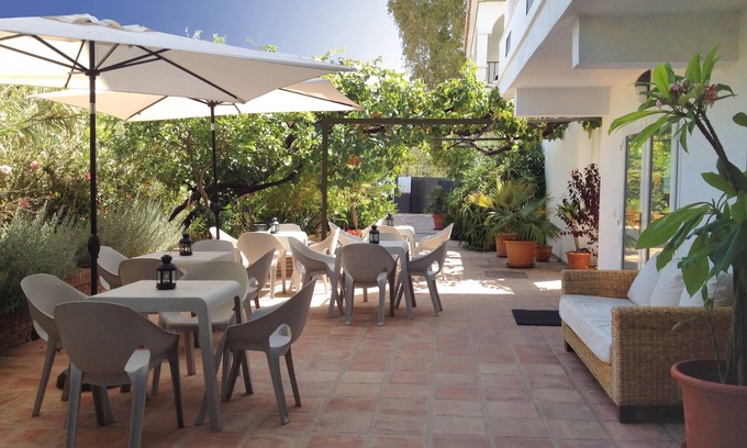 Malaga-Este Hotel | Apartamentos Turisticos La Mundial
