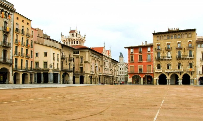 Vic Condominio | Apartaments Vicus 2 con vistas de la Plaza Mayor de Vic