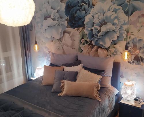 Bialystok Apartamento | Apartamenty Centrum Warszawska 66 niebieski i różowy