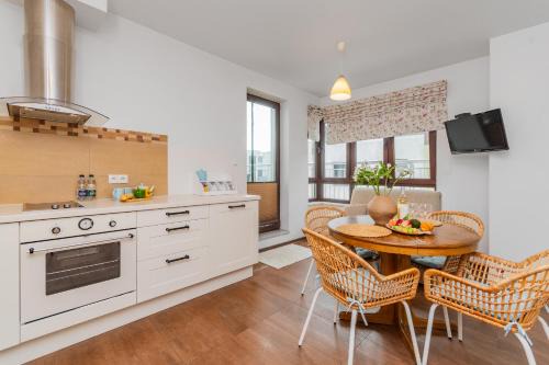 Katy Rybackie Apartamento | APARTAMENTY MIERZEJA - PRZY MARINIE, 100 m od Zalewu Wiślanego, Kąty Rybackie