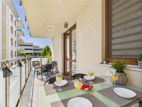 Radom Apartamento | ApartamentySnu, Słoneczny Glam z parkingiem, Centrum
